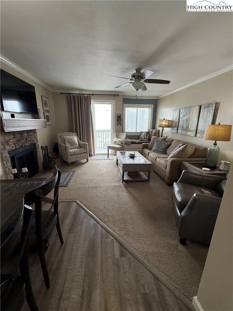 Image number 9 for the current listing