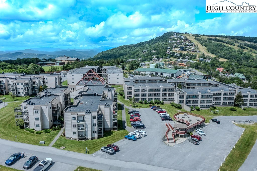 Image number 1 for the current listing
