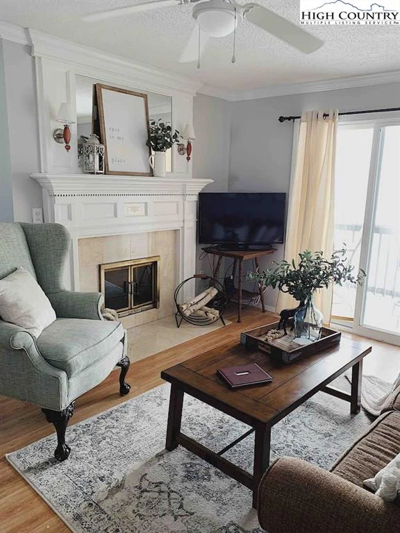 Image number 5 for the current listing