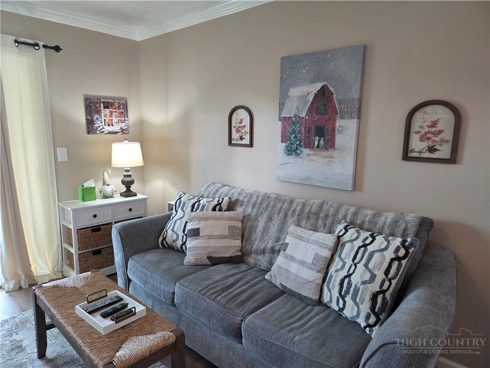 Image number 3 for the current listing