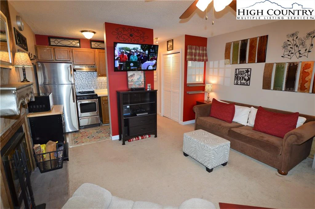 Image number 15 for the current listing