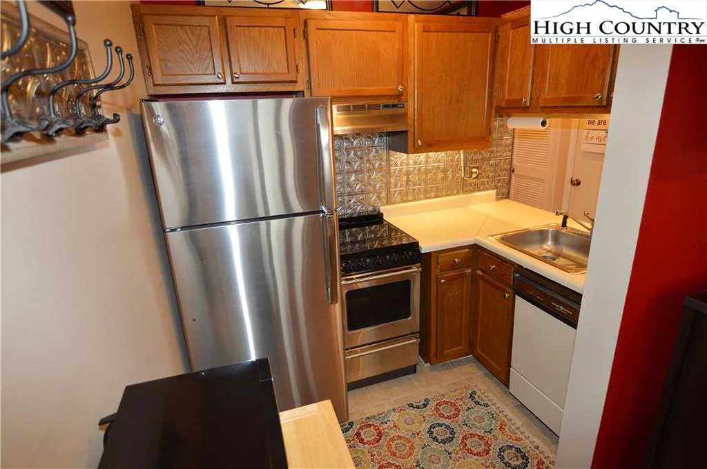 Image number 12 for the current listing