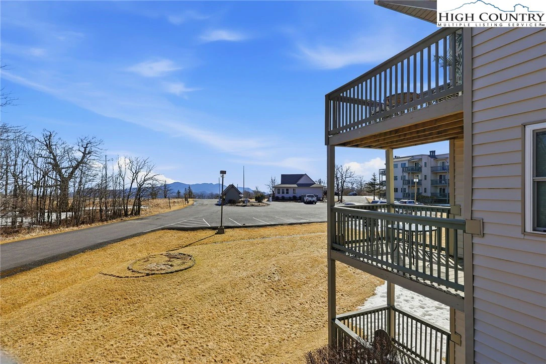 Image number 11 for the current listing