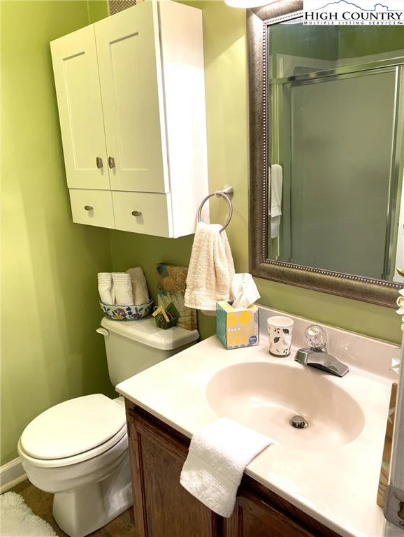 Image number 14 for the current listing