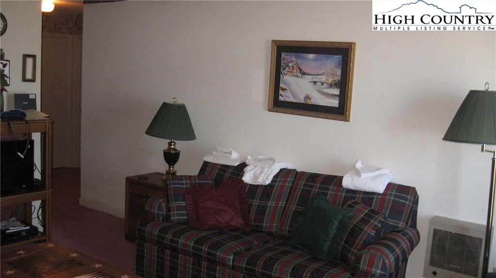 Image number 10 for the current listing