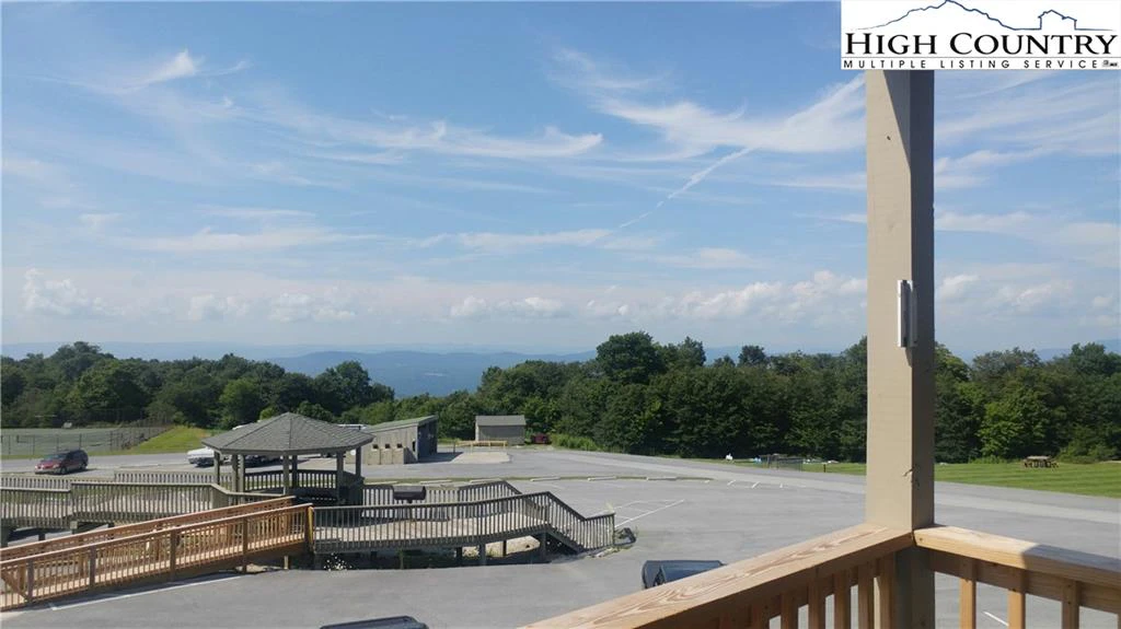 Image number 1 for the current listing