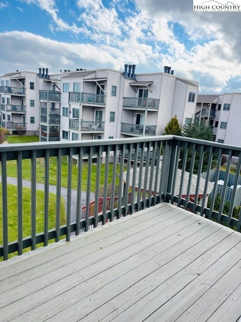 Image number 5 for the current listing