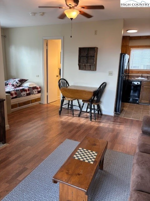 Image number 10 for the current listing