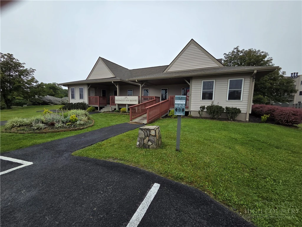 Image number 9 for the current listing
