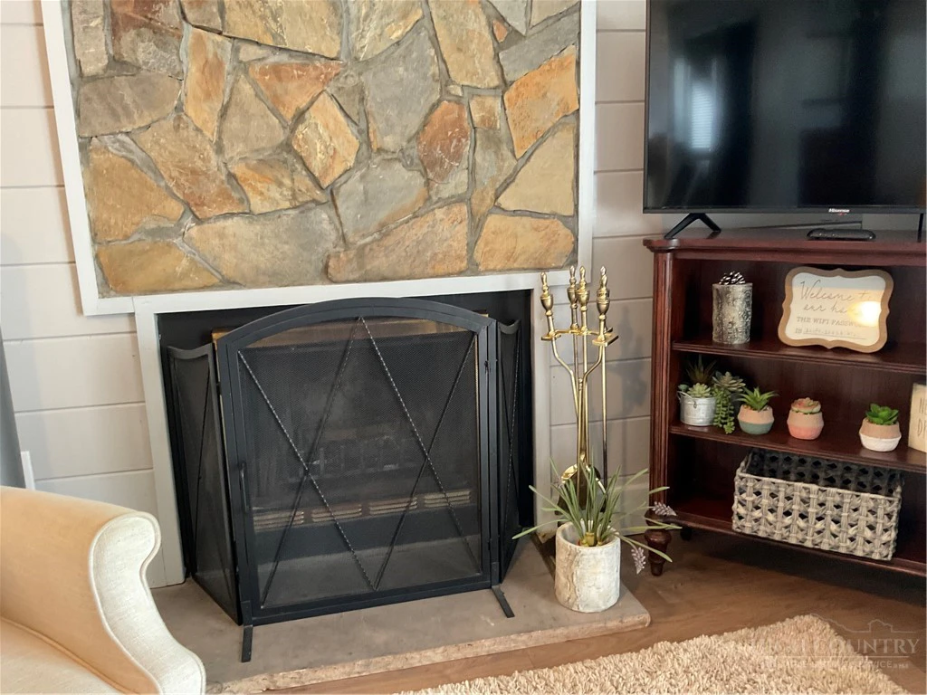 Image number 5 for the current listing