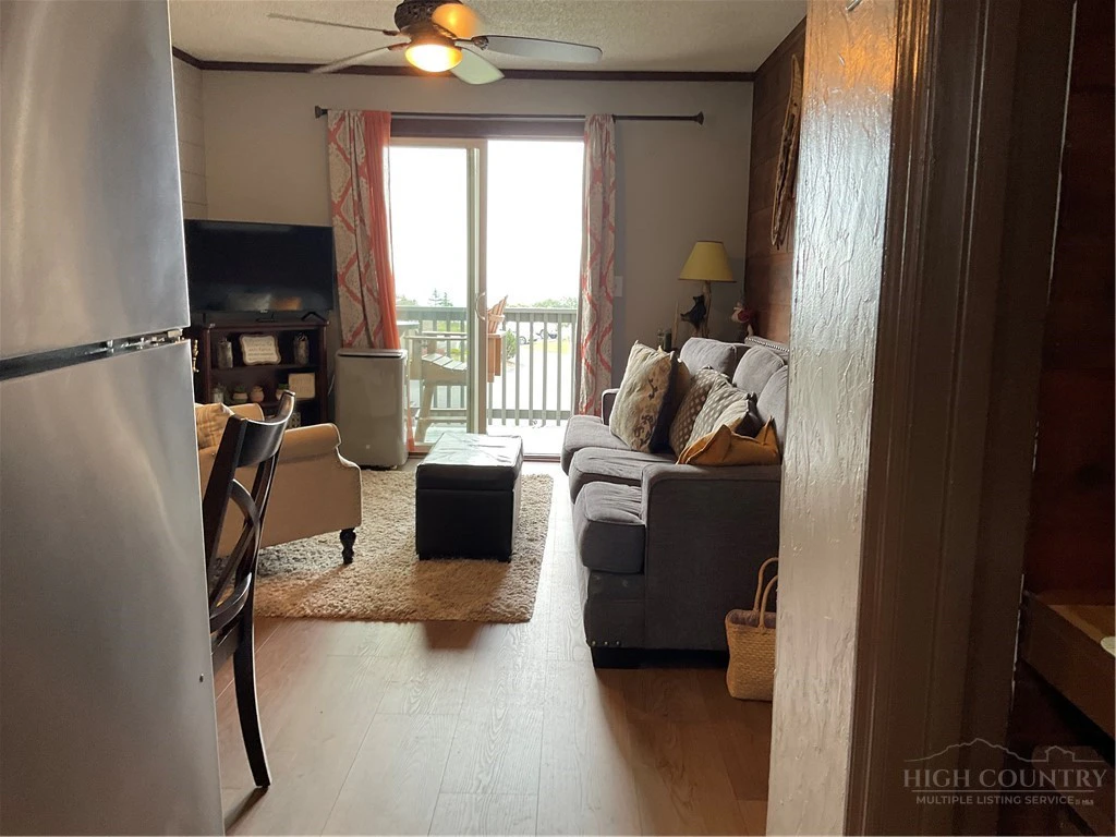 Image number 12 for the current listing