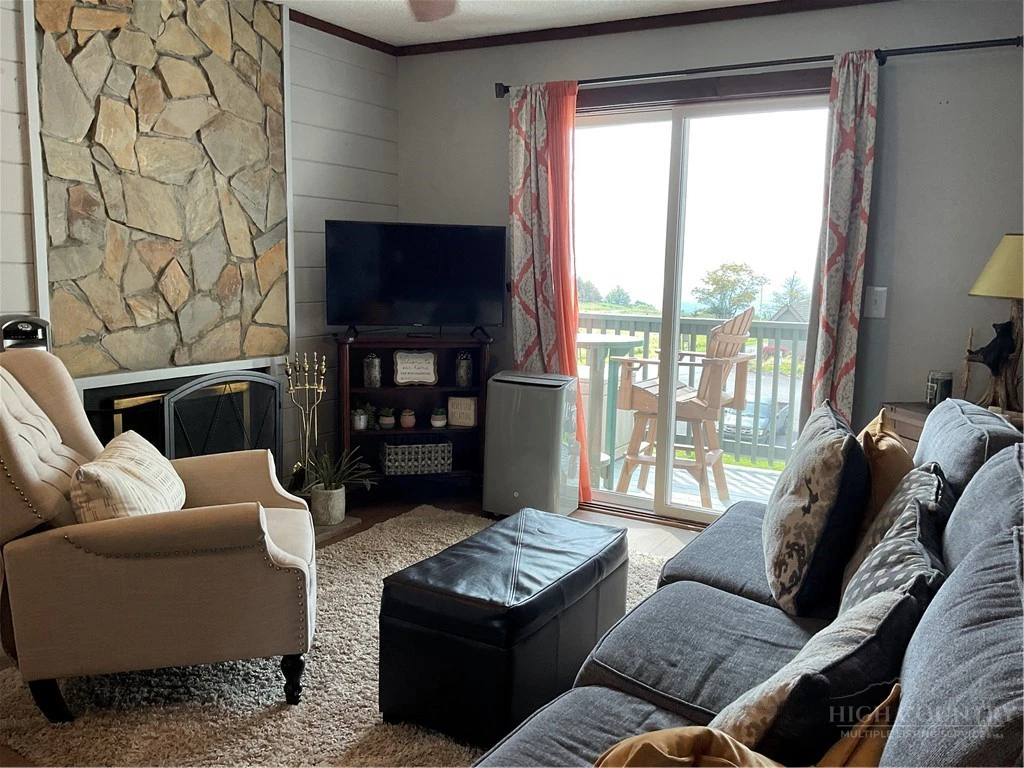 Image number 6 for the current listing