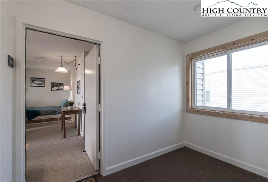 Image number 12 for the current listing
