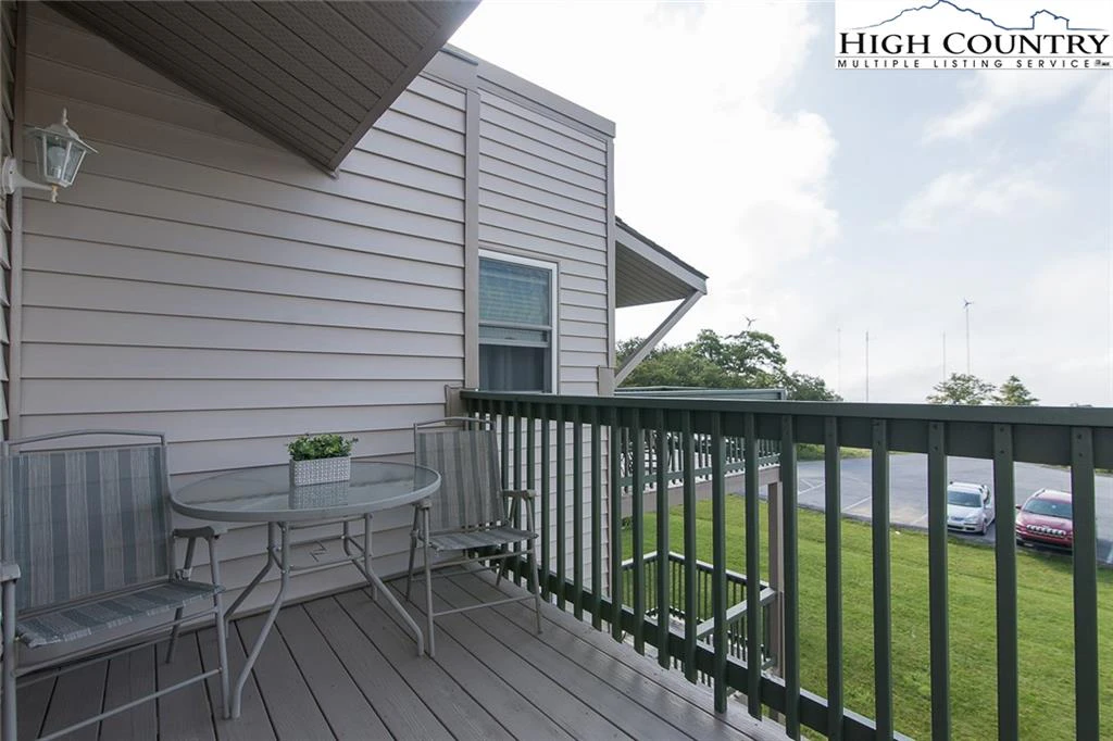 Image number 8 for the current listing