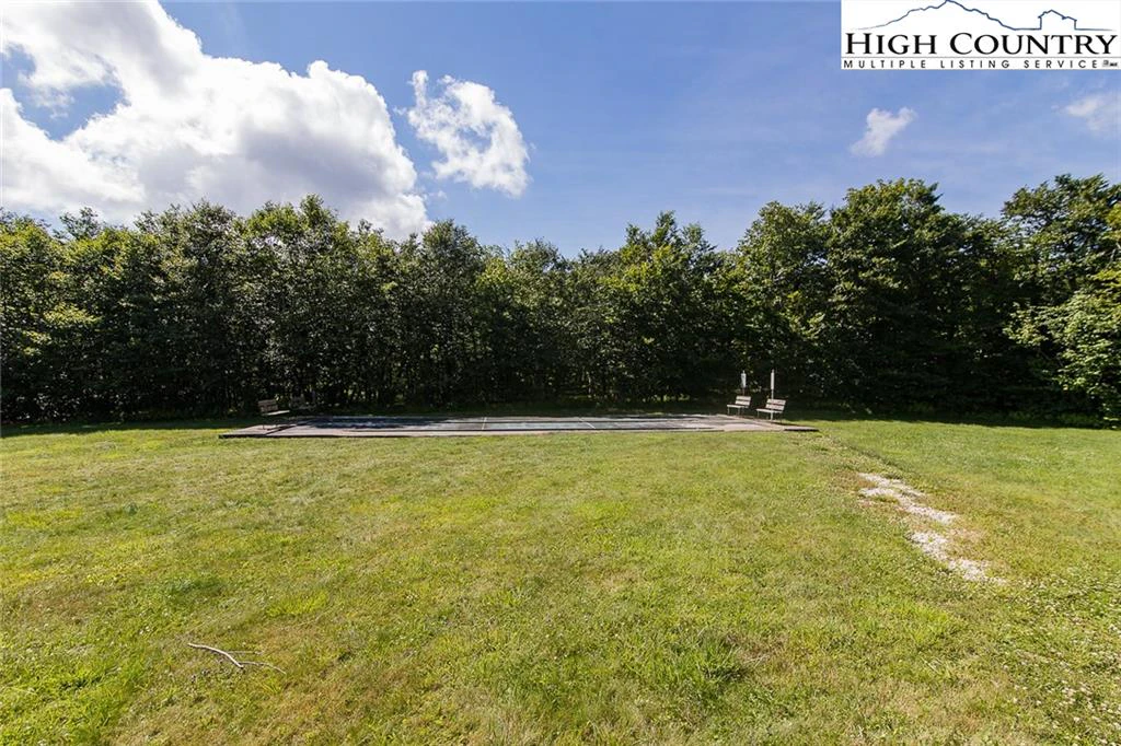 Image number 17 for the current listing