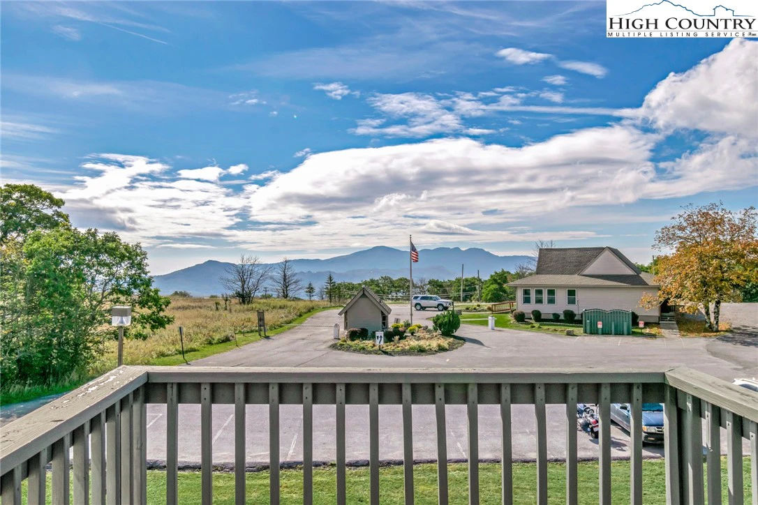 Image number 5 for the current listing