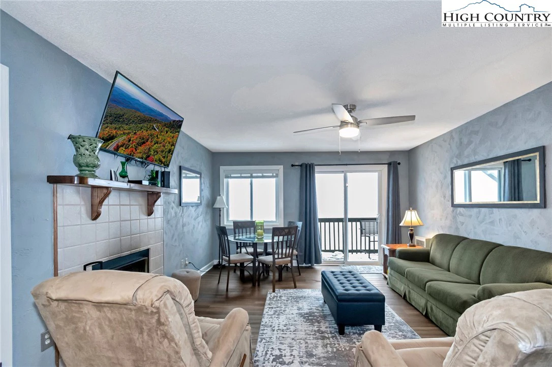 Image number 9 for the current listing