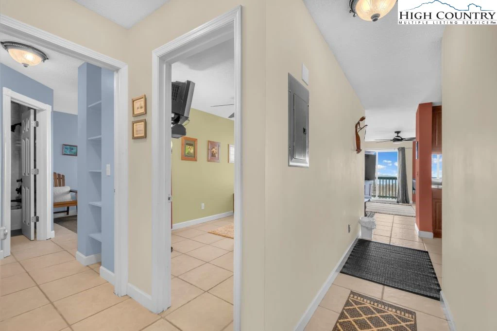 Image number 12 for the current listing
