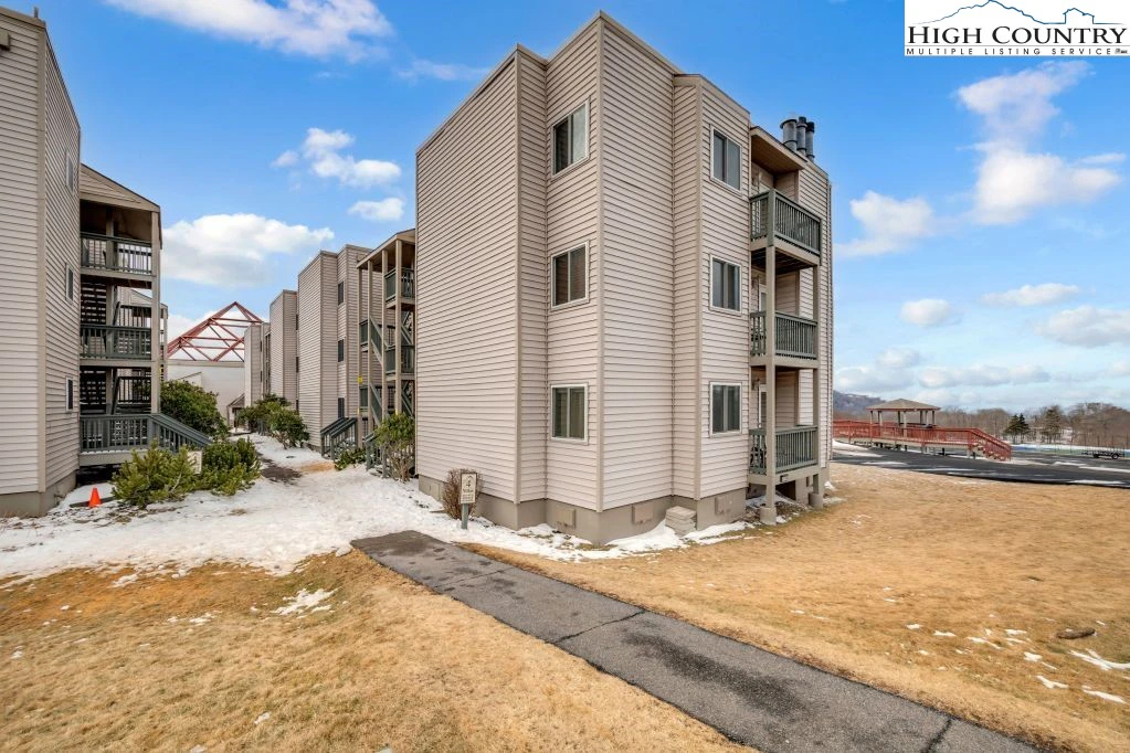 Image number 3 for the current listing