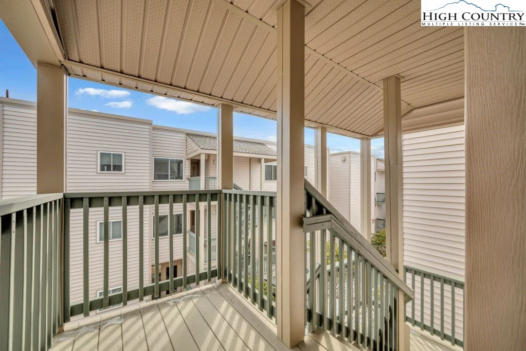 Image number 5 for the current listing