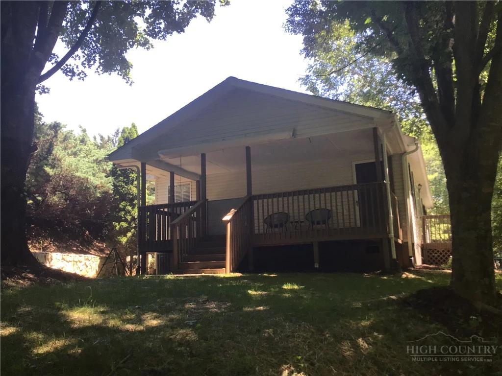 Image number 3 for the current listing