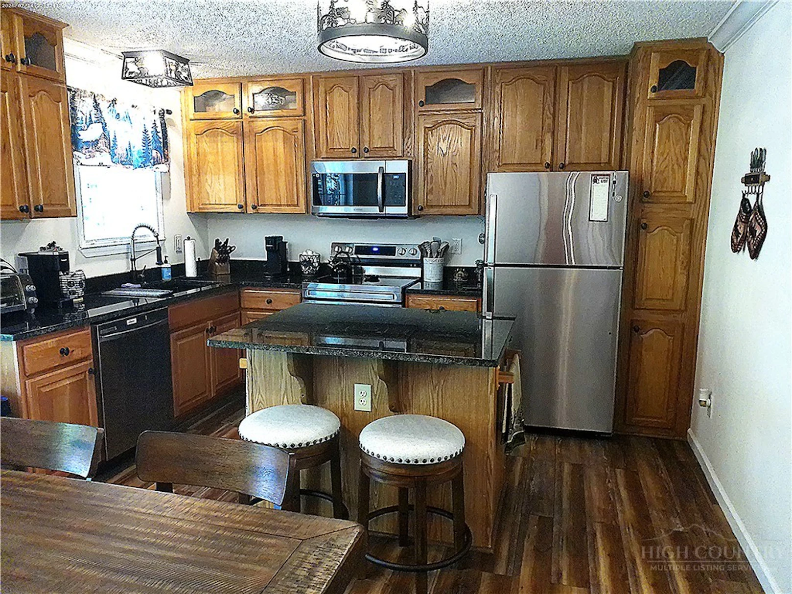Image number 14 for the current listing