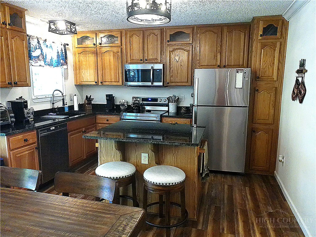 Image number 14 for the current listing
