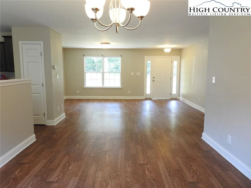 Image number 7 for the current listing