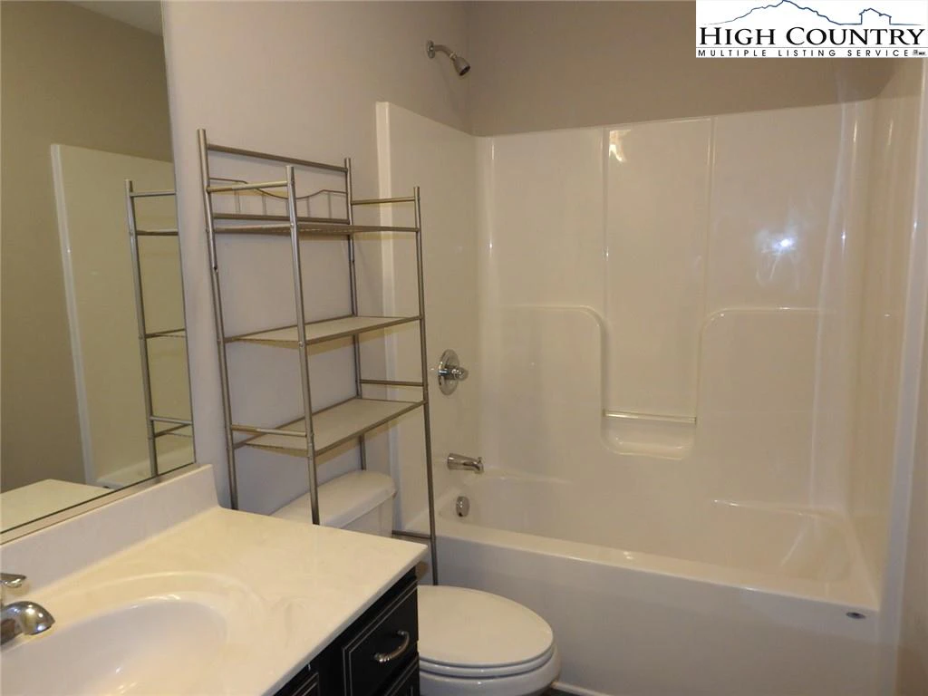 Image number 9 for the current listing