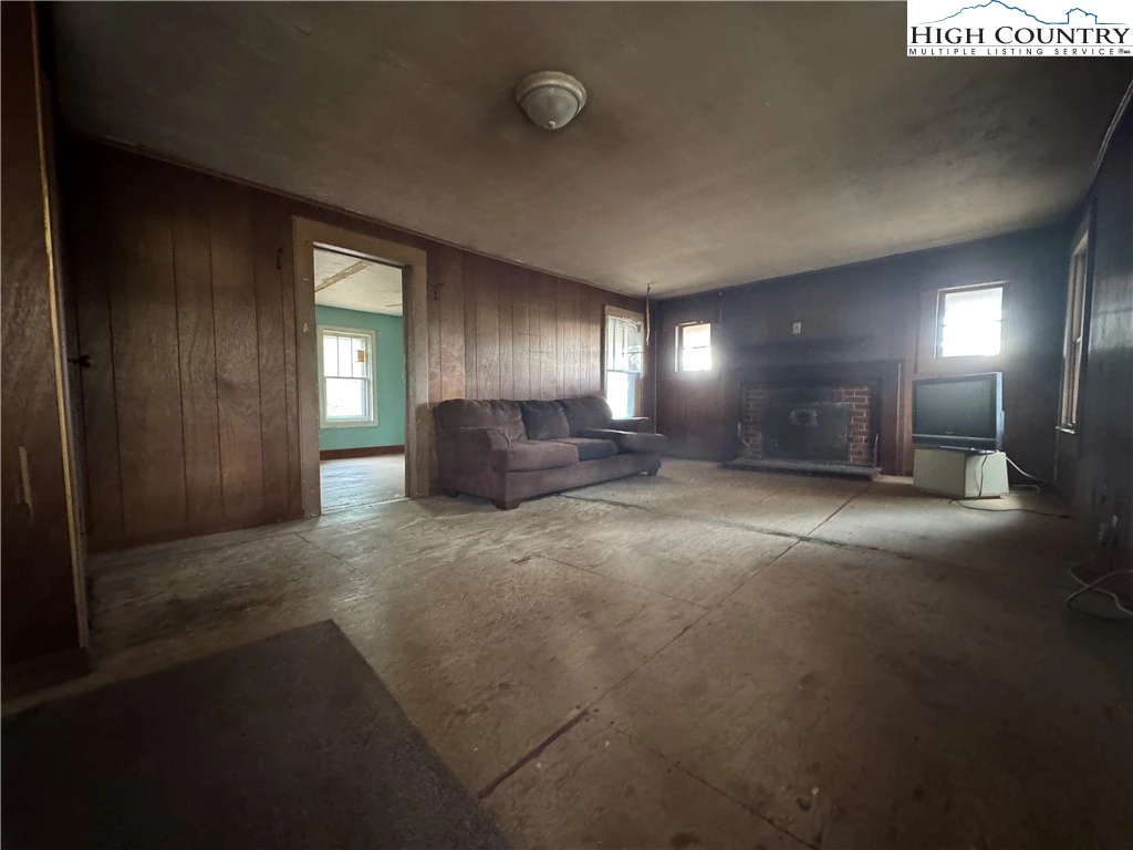 Image number 6 for the current listing