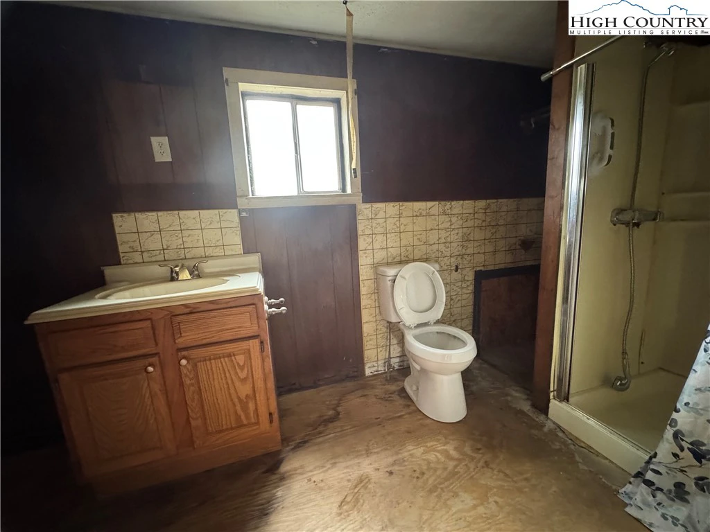 Image number 8 for the current listing