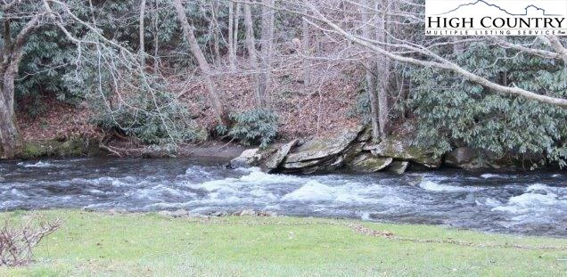 Image number 4 for the current listing