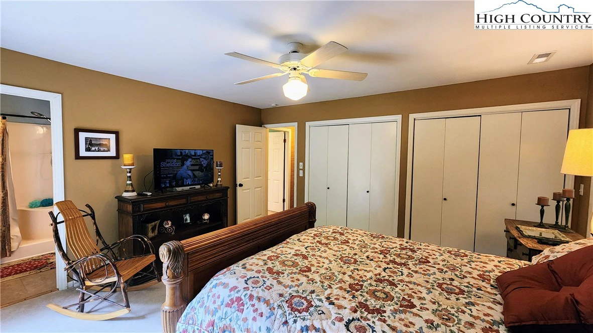 Image number 5 for the current listing