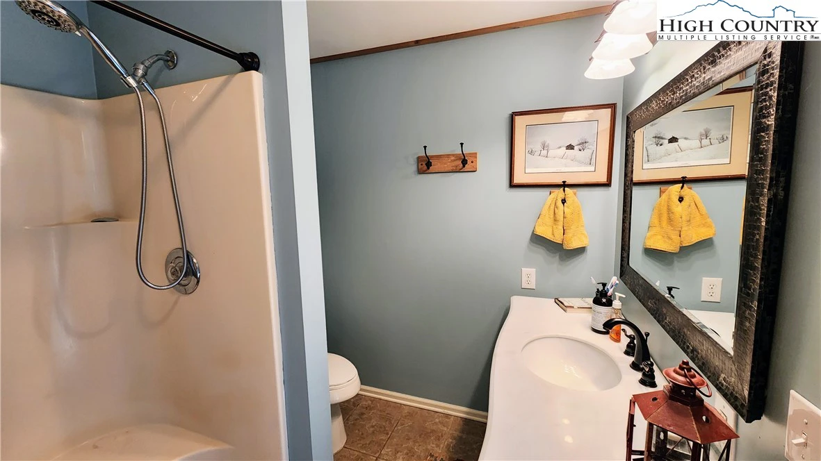 Image number 6 for the current listing