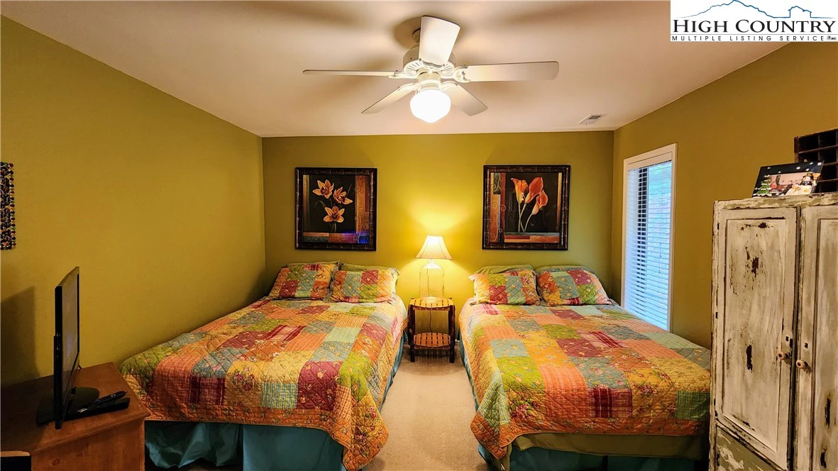Image number 7 for the current listing