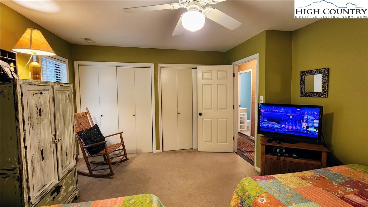 Image number 8 for the current listing
