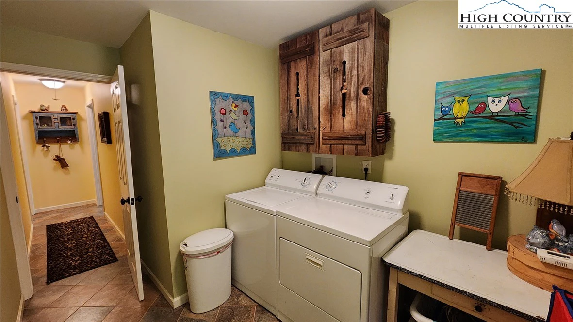 Image number 10 for the current listing