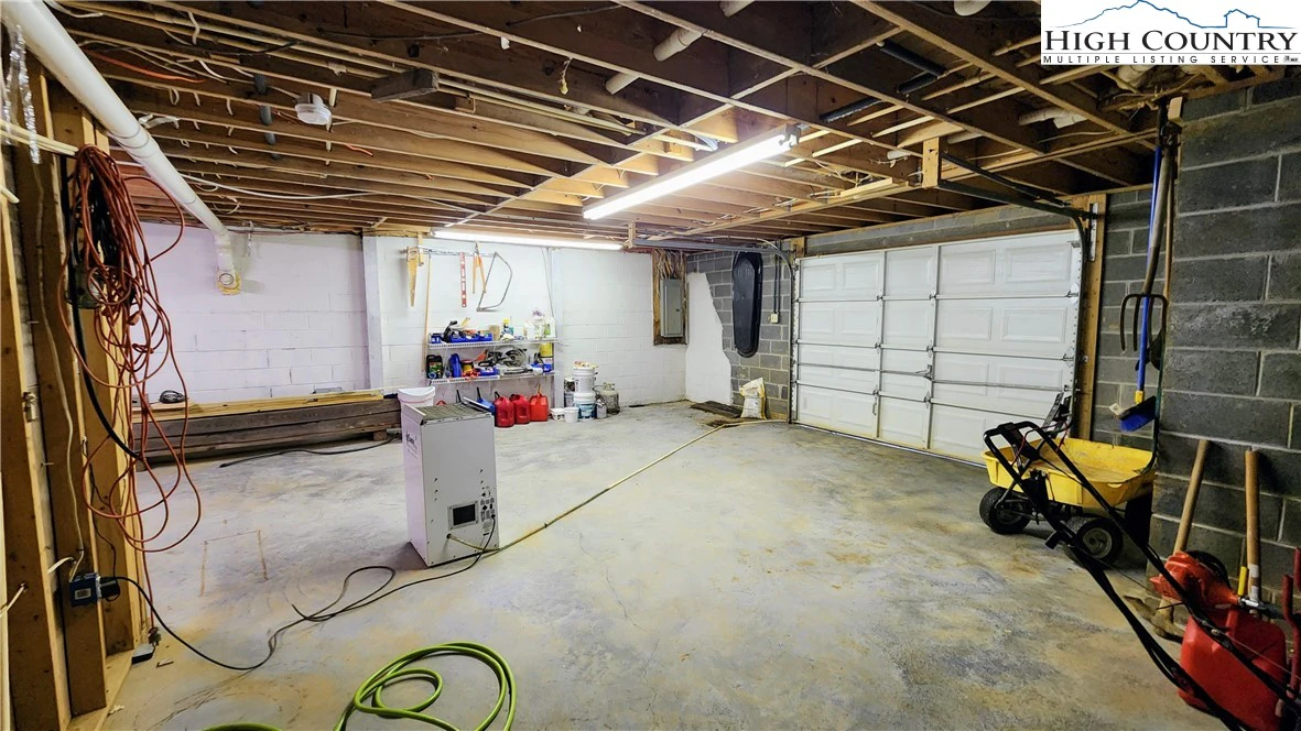 Image number 12 for the current listing