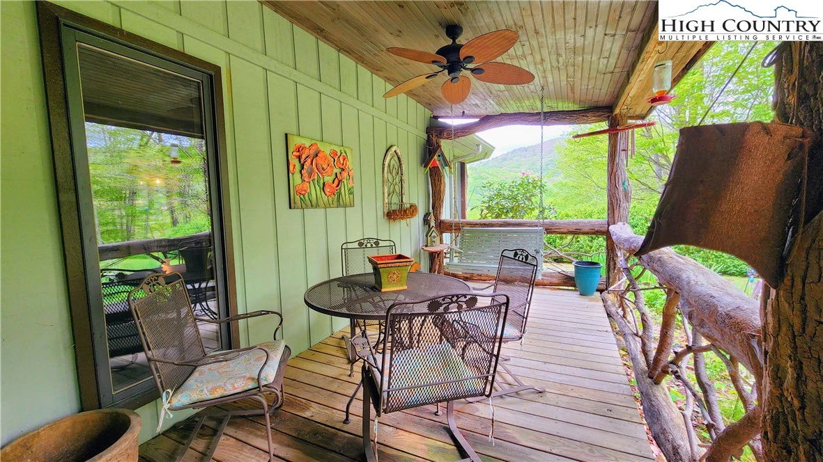 Image number 16 for the current listing