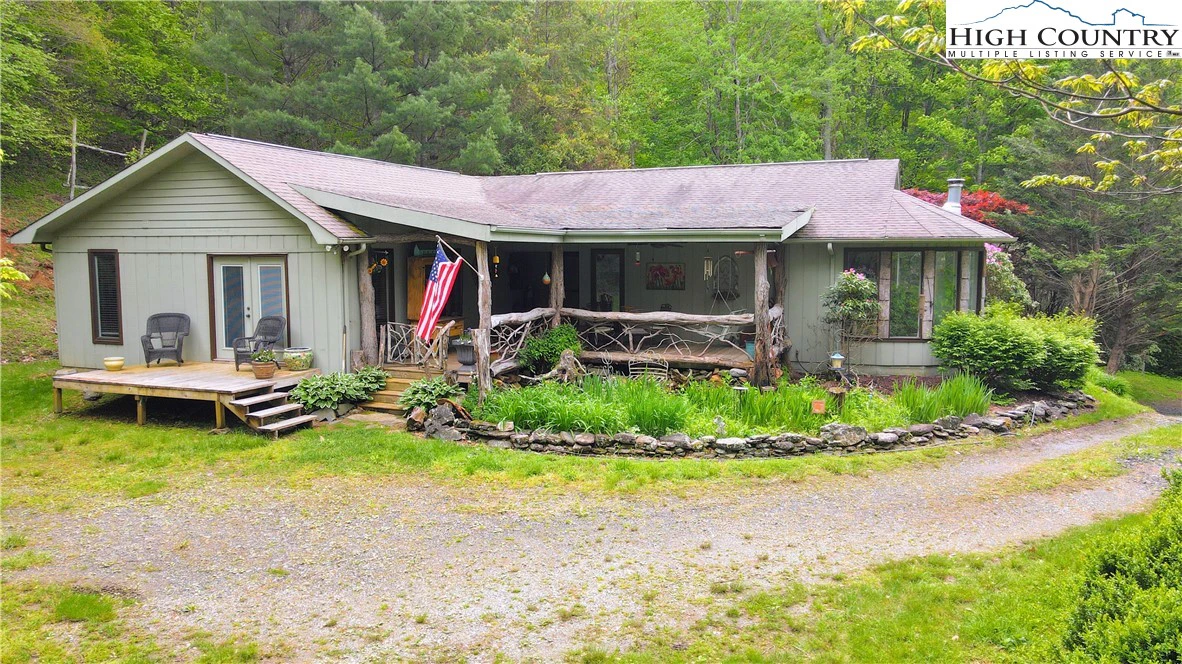 Image number 19 for the current listing