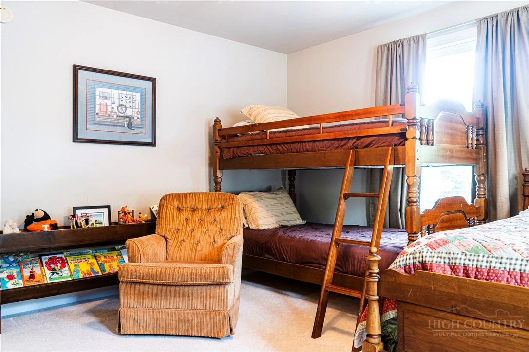 Image number 6 for the current listing