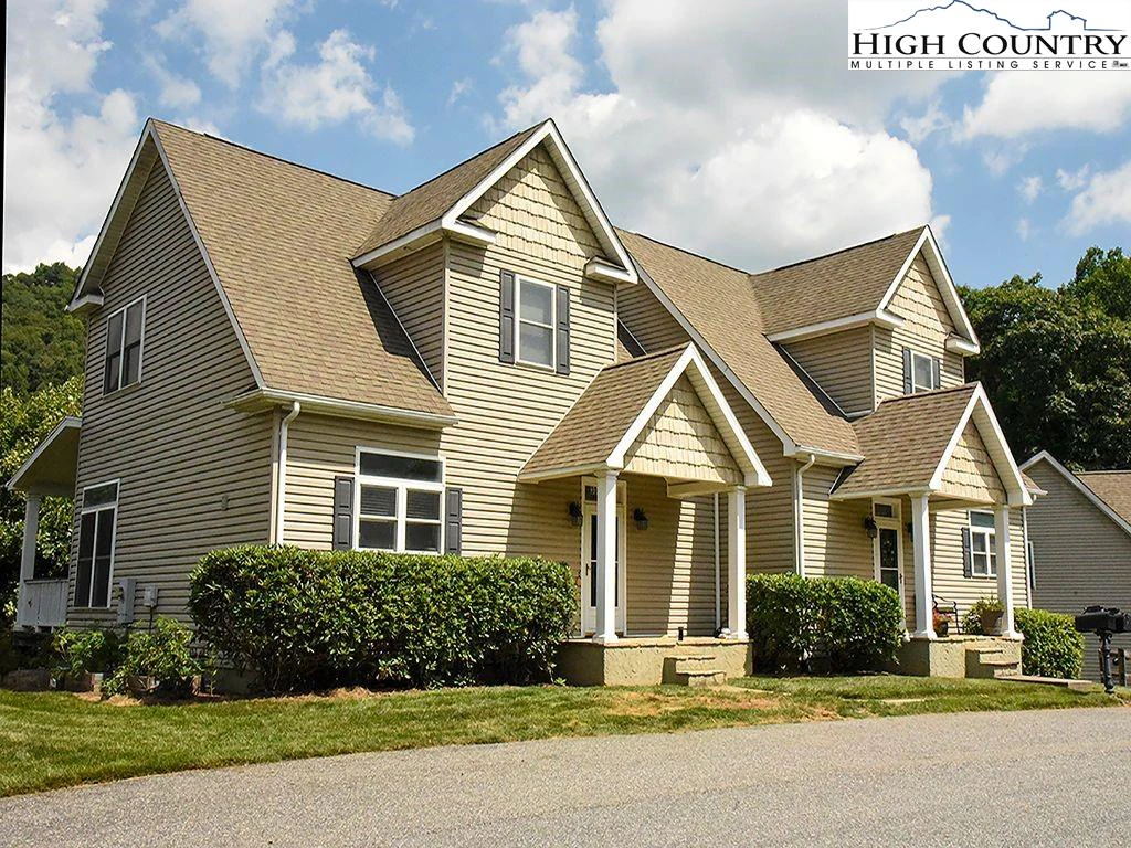 Image number 1 for the current listing