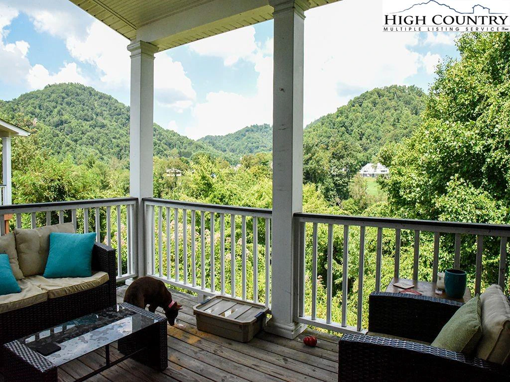 Image number 3 for the current listing