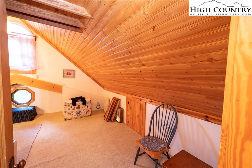 Image number 4 for the current listing