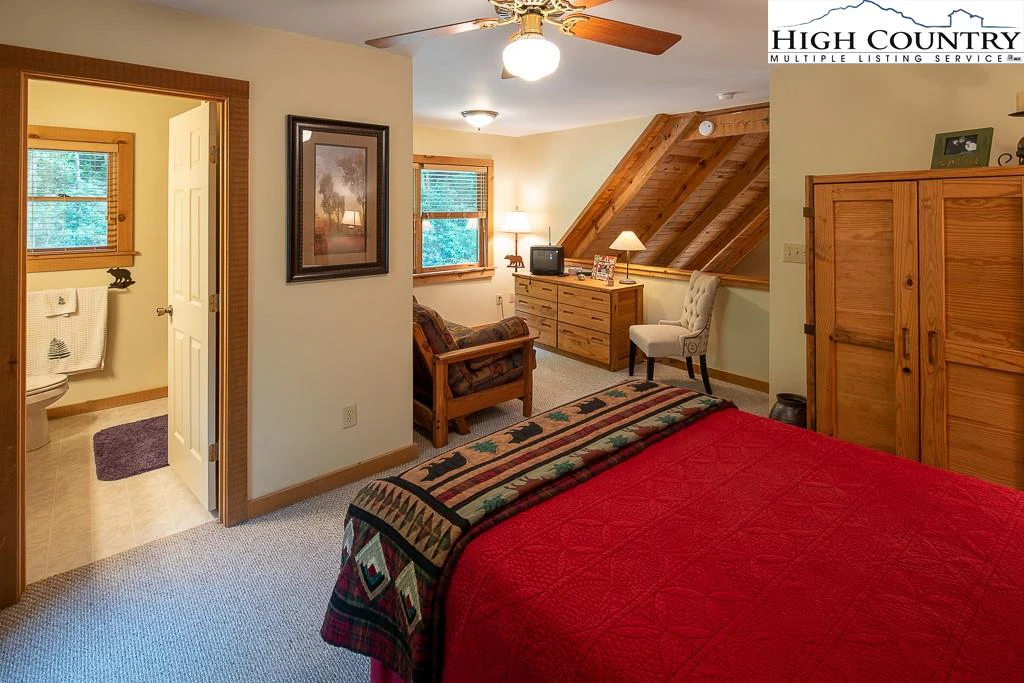 Image number 3 for the current listing