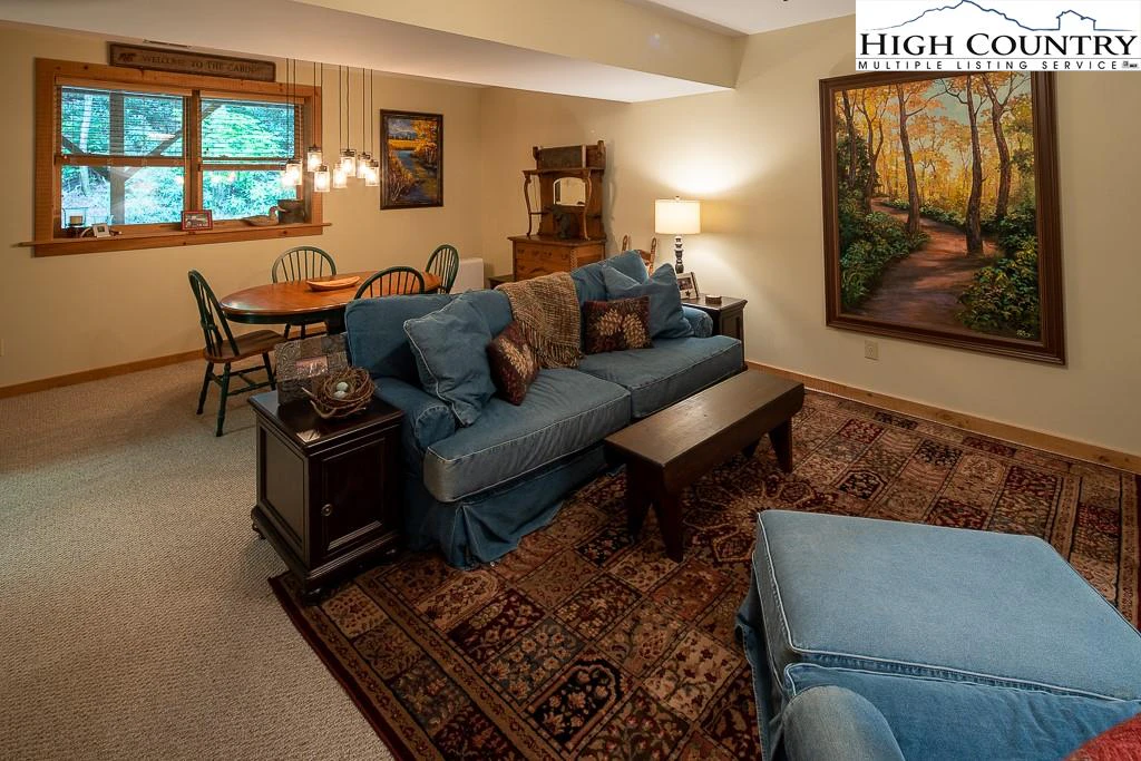 Image number 7 for the current listing