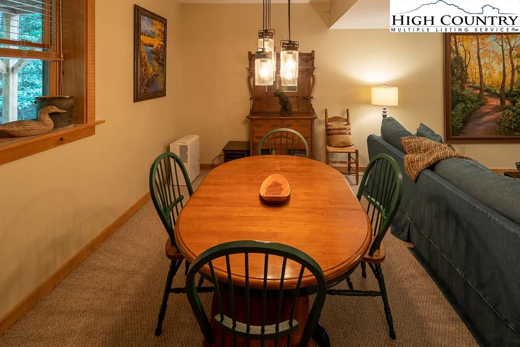 Image number 11 for the current listing