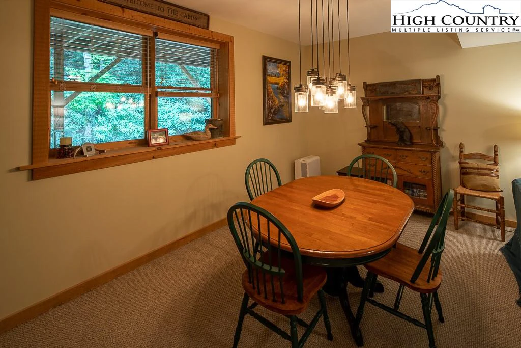 Image number 12 for the current listing
