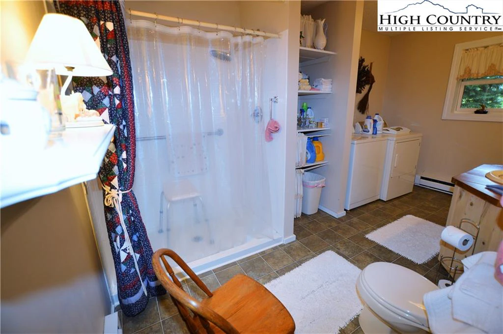 Image number 11 for the current listing