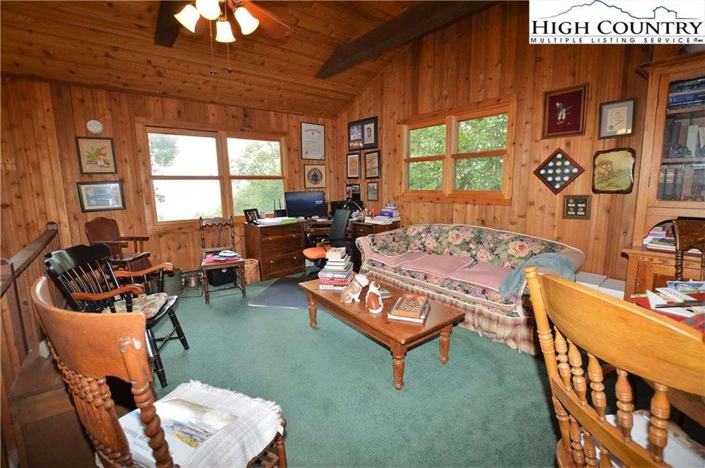 Image number 3 for the current listing